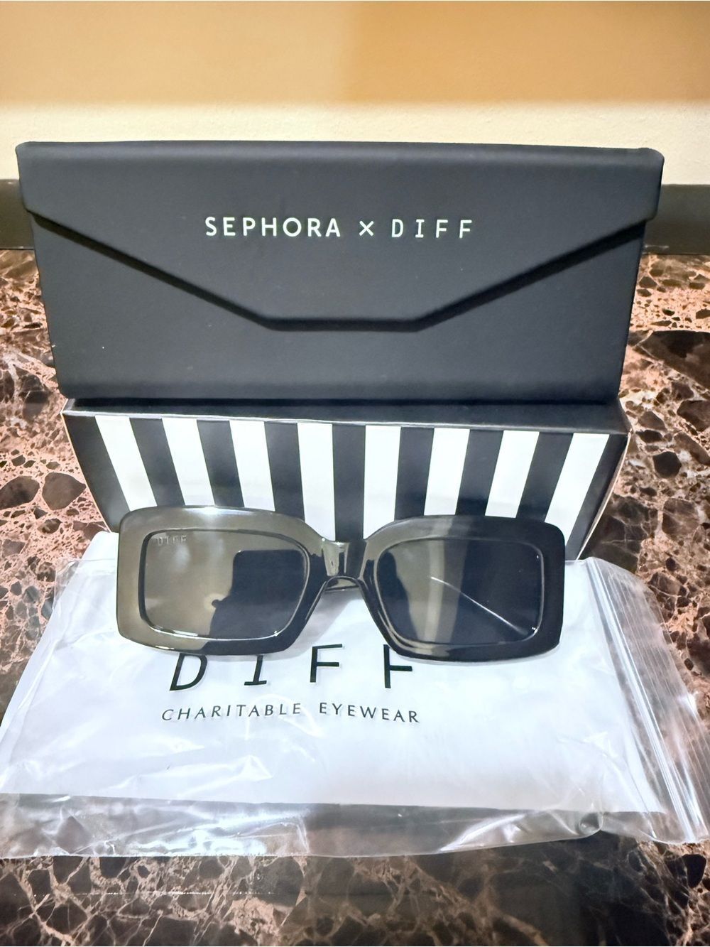 Diff Eyewear Black Rectangular Sunglasses